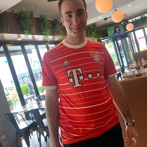 Meet your Posher, Nikos